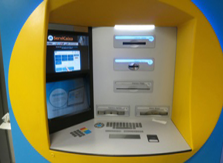 Pague sus recibos en un cajero automático ATM