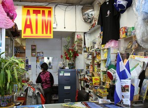 ¿Por qué obtener un cajero automático instalado en su negocio?